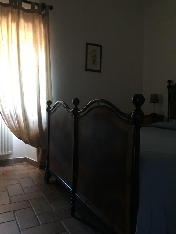 הוילה גואלדו טאדינו Casale Degli Ulivi מראה חיצוני תמונה