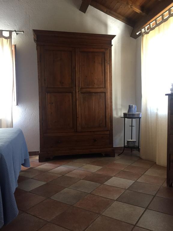 הוילה גואלדו טאדינו Casale Degli Ulivi מראה חיצוני תמונה