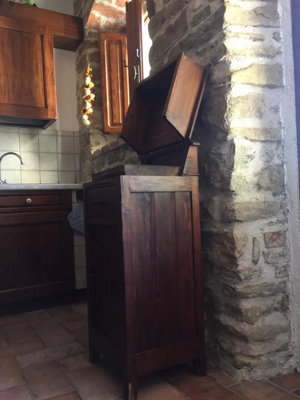 הוילה גואלדו טאדינו Casale Degli Ulivi מראה חיצוני תמונה